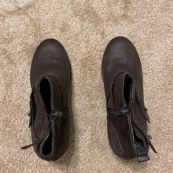 Crown Vintage Booties - Picture 4 of 11